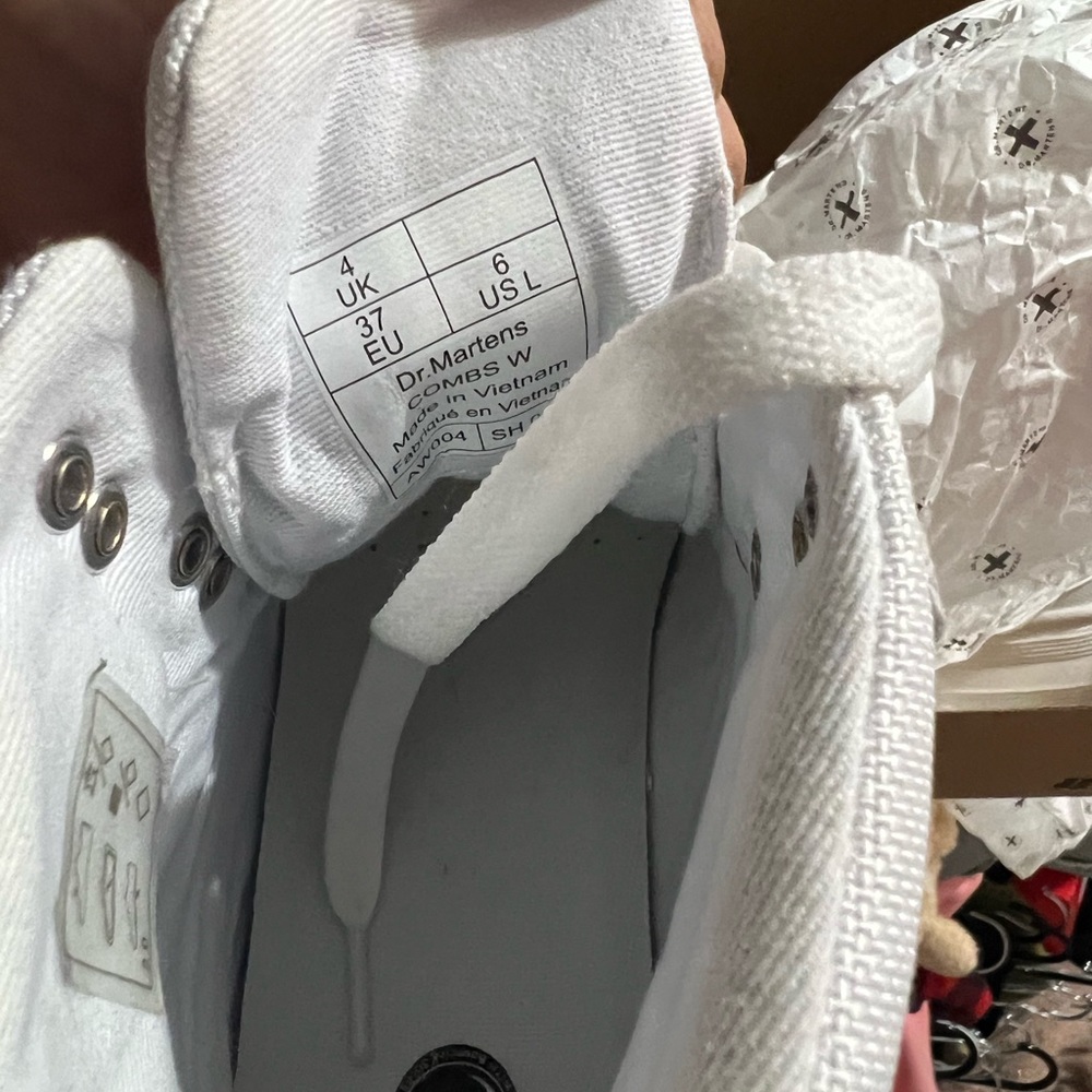 White Doc - Picture 4 of 5
